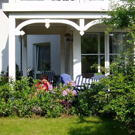 Haus Strelasund Strandlaeufer * Остзебад Бинц